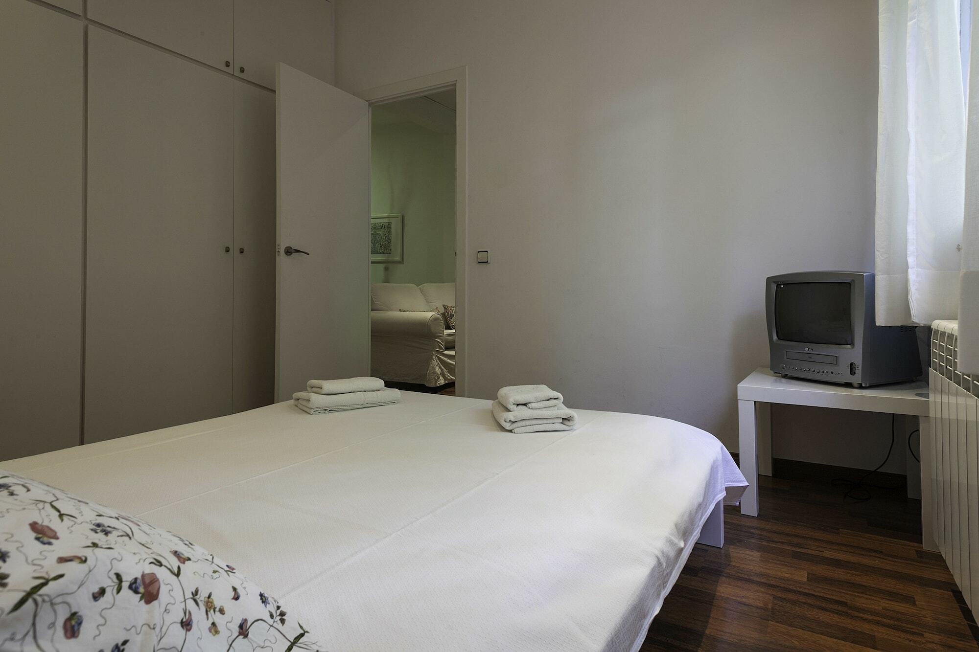 Barcelona Comtal Apartments Eksteriør billede